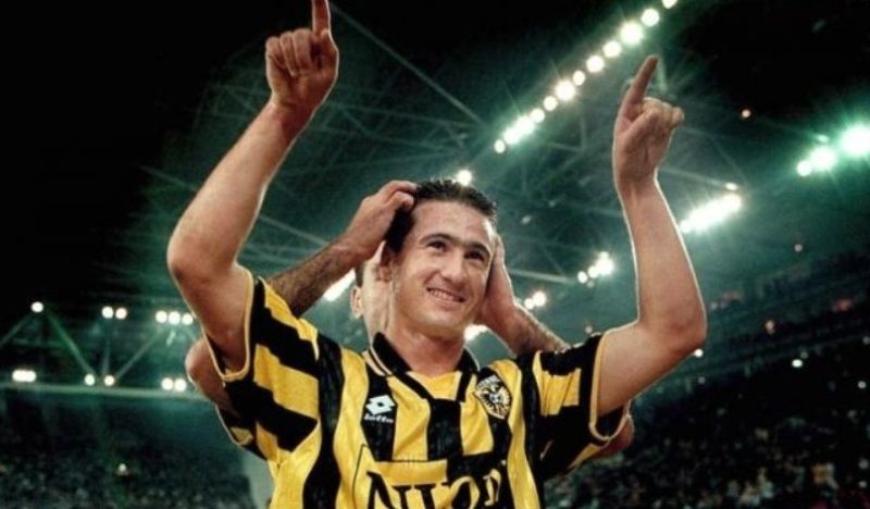 Nikos Machlas là tiền đạo xuất sắc và vua phá lưới từng chinh phục bóng đá châu Âu
