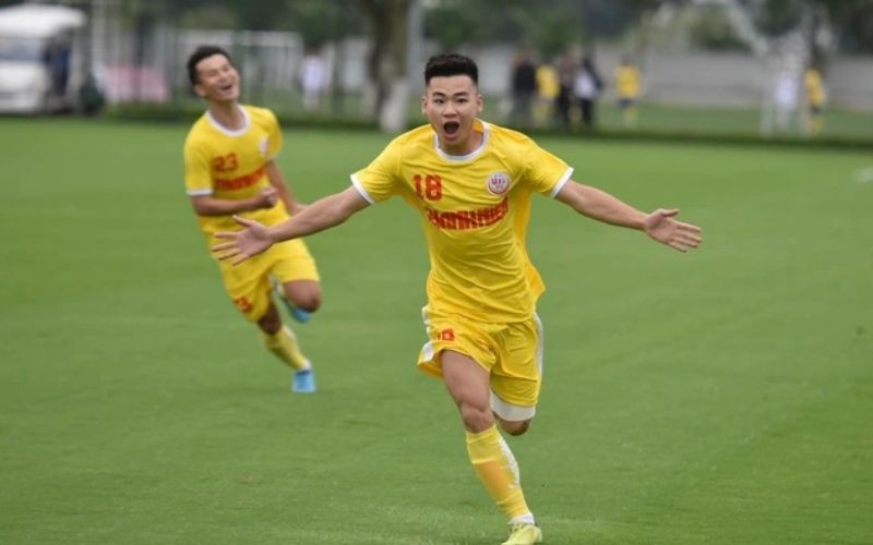 Đặng Tuấn Phong là trung vệ trẻ đầy tiềm năng của bóng đá nước nhà