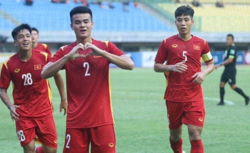 Đặng Tuấn Phong: Trung vệ trẻ đầy tiềm năng của bóng đá Việt - Ảnh 4