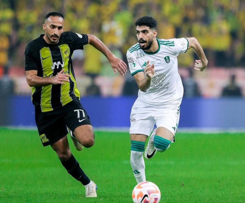 Fahad Al-Rashidi là tiền vệ đa năng nổi bật của bóng đá Saudi Arabia