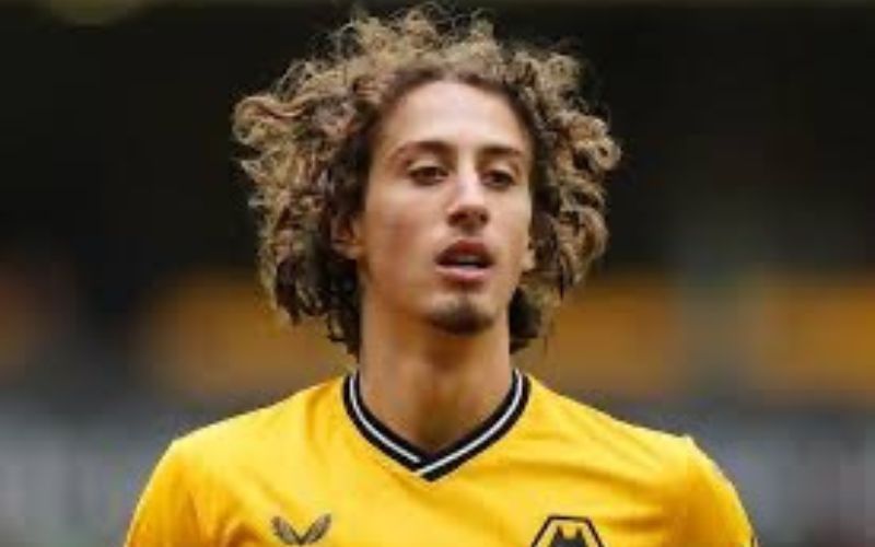 Fabio Silva còn có thể dứt điểm bằng cả hai chân