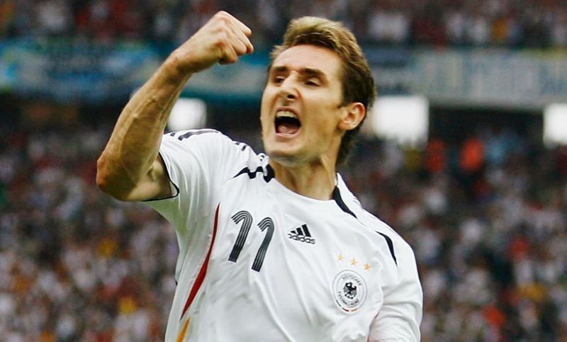 Miroslav Klose: Huyền thoại khiêm nhường của bóng đá - Ảnh 4
