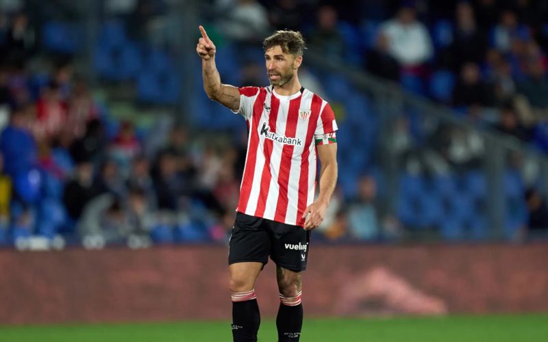 Yeray Álvarez là biểu tượng của sự nghị lực trong làng túc cầu