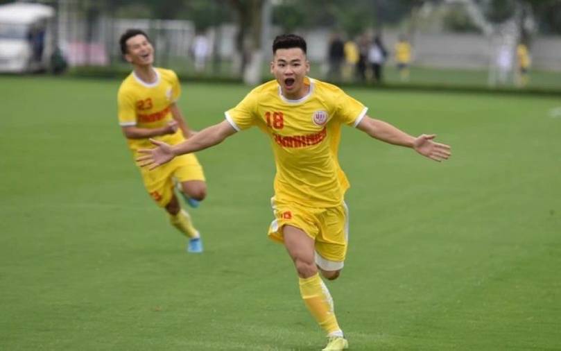 Đặng Tuấn Phong: Trung vệ trẻ đầy tiềm năng của bóng đá Việt