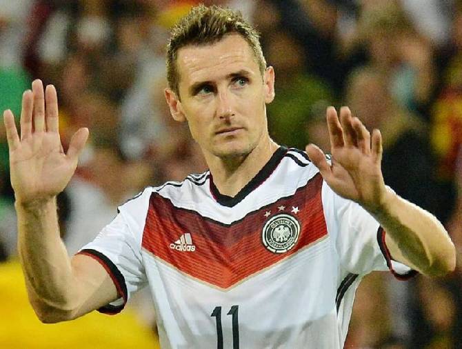 Miroslav Klose: Huyền thoại khiêm nhường của bóng đá